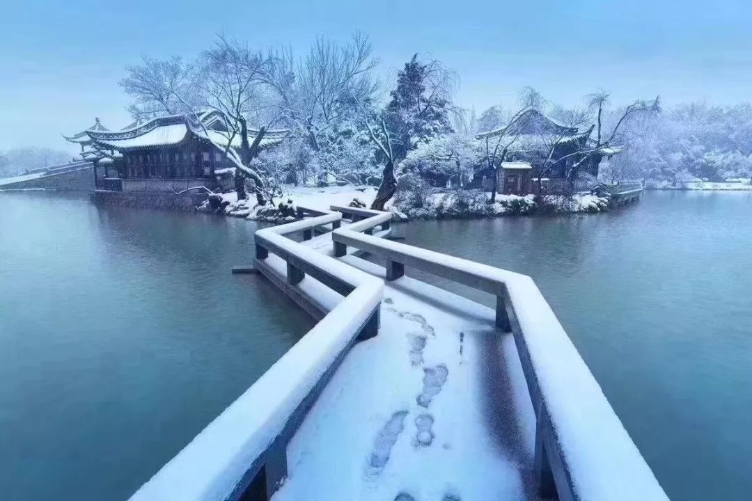 适合秋冬的润唇膏推荐,秋冬公认好用的润唇膏有哪些