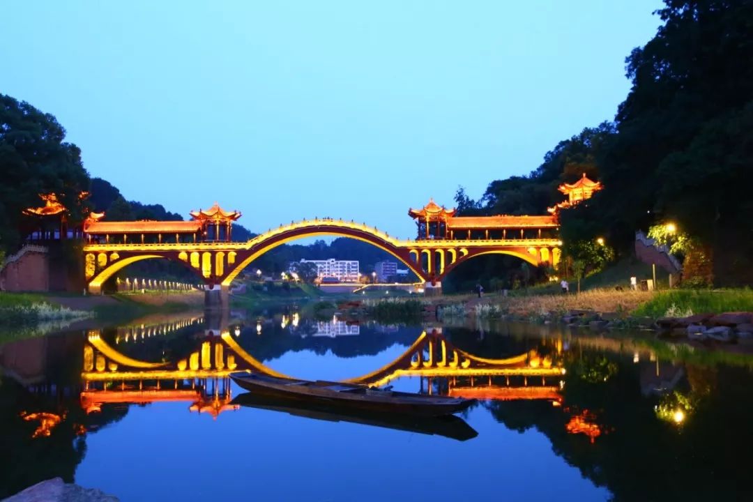 大年初一云游乐山大佛,观光乐山大佛