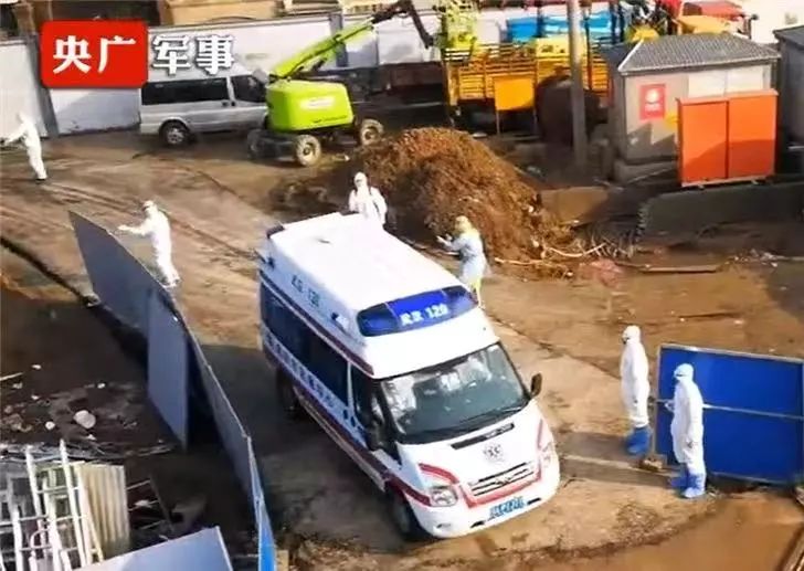 今日芯声|“硬核”防疫！居民需穿过5米长消毒通道方可进小区