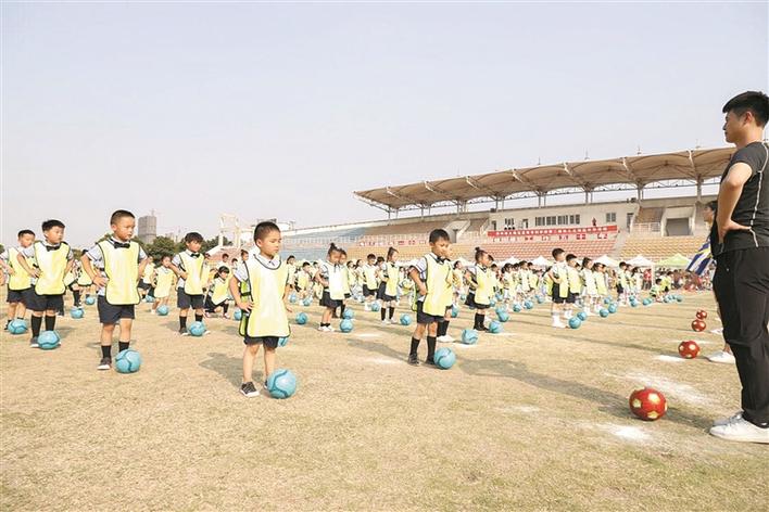 幼儿园足球活动热身环节,幼儿园足球教学的策略