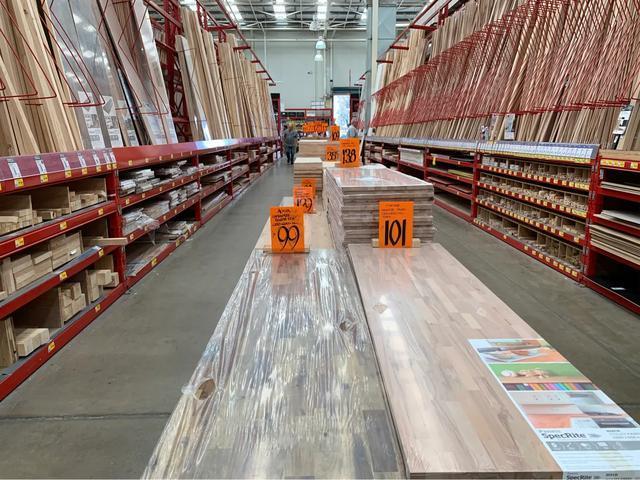 澳洲水管工人工资多少钱 (澳洲建筑工每小时多少钱)