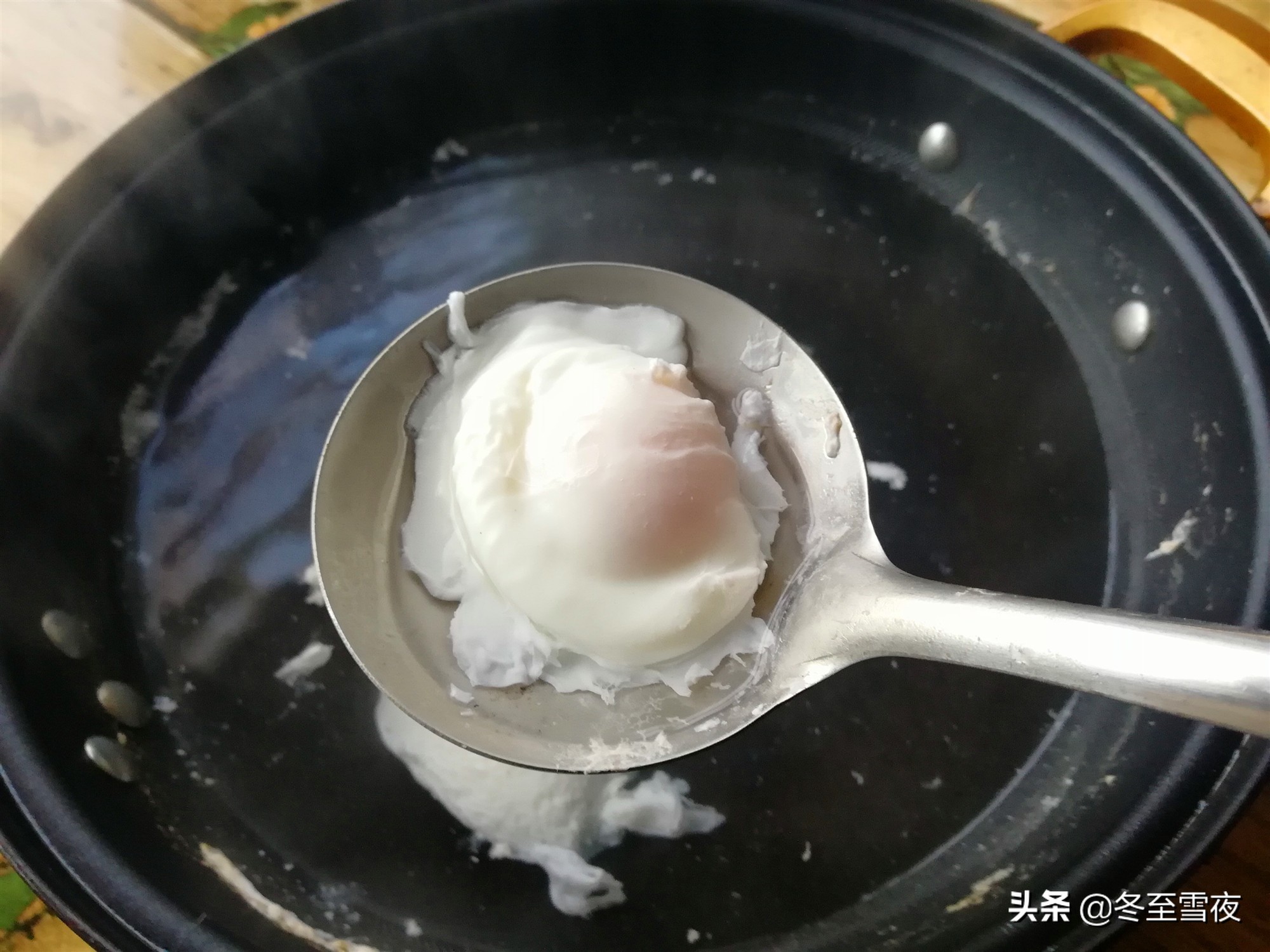 用纸做的泡面的面条怎么做,面条和泡面合在一起的做法