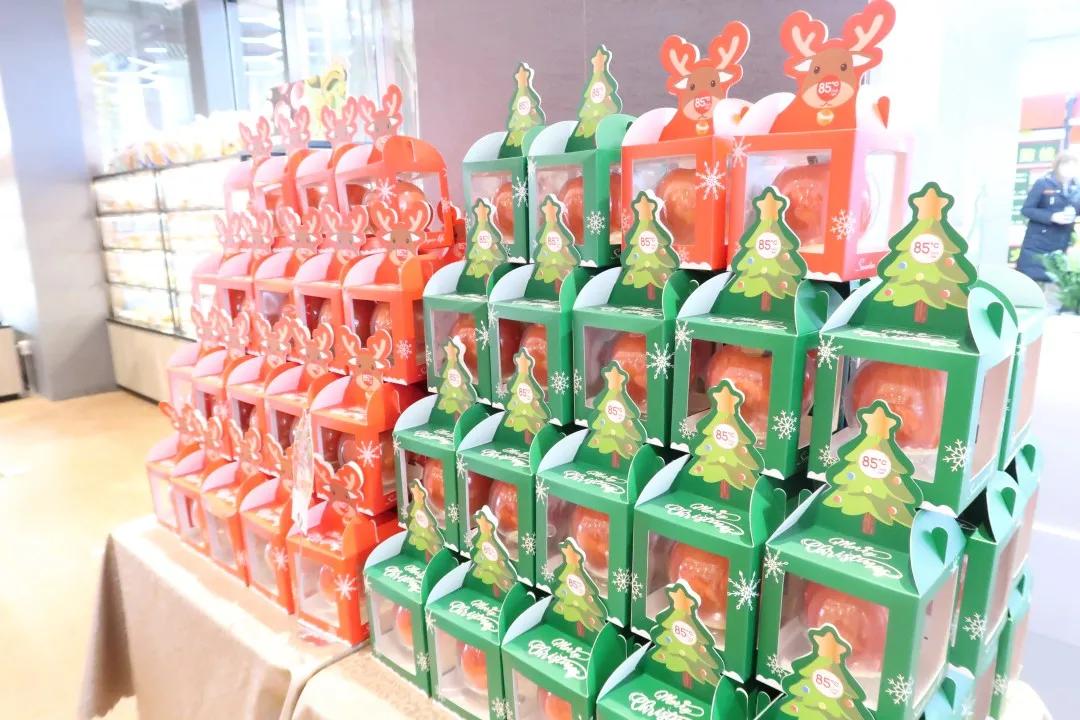 冬日劲爆献礼，引燃圣诞狂欢！利群集团城阳购物广场推出圣诞钜惠活动，精彩势不可挡