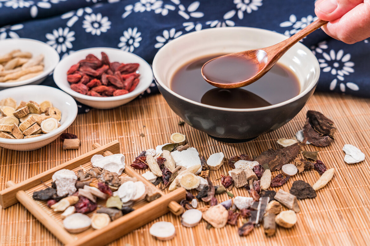 男性的精子为什么有的成块状,男性的精子呈褐色正常吗