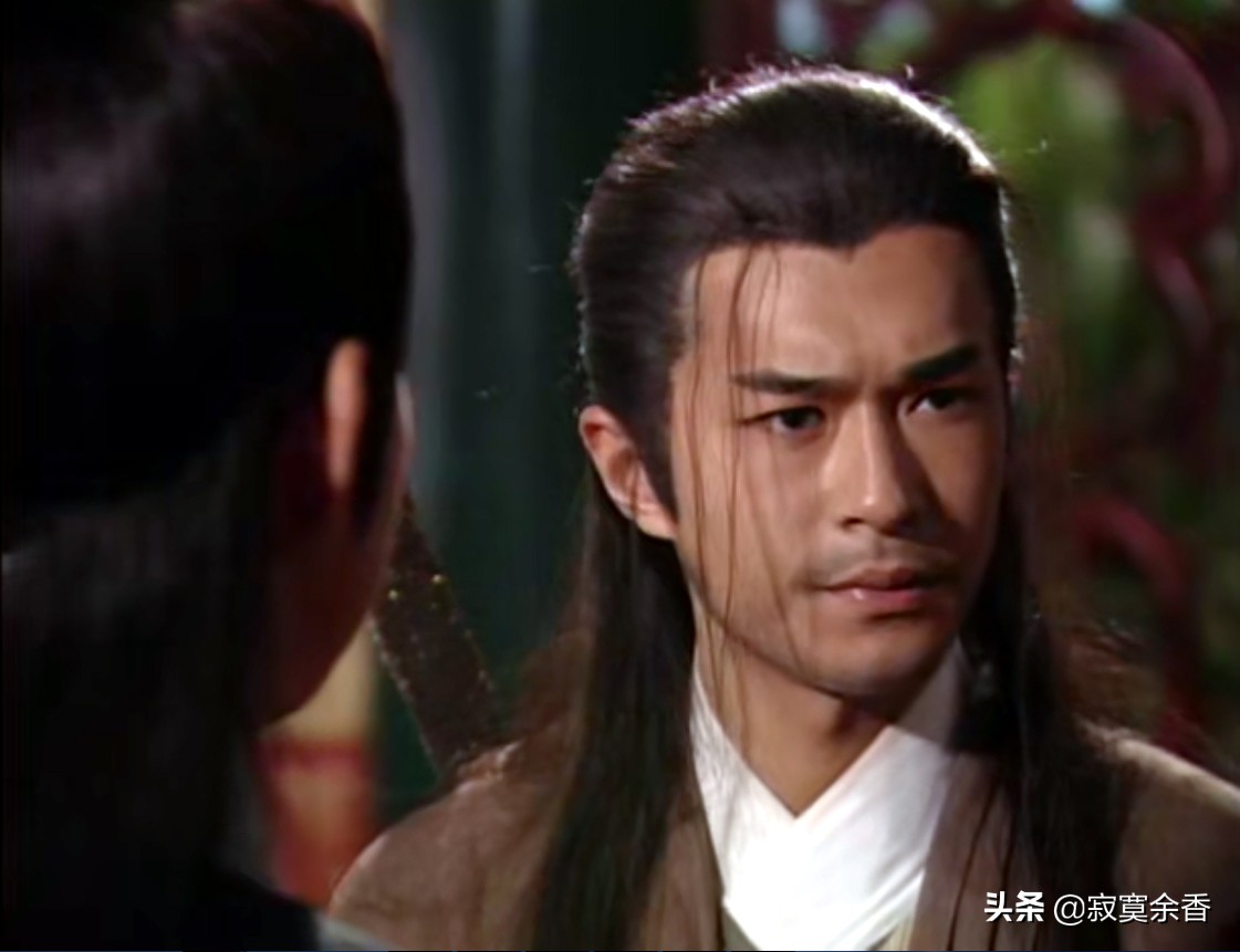 圆月弯刀杨过,圆月弯刀是什么刀