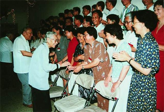 侄子忆雷洁琼：最爱家乡腐乳咸鱼，曾劝其别移民