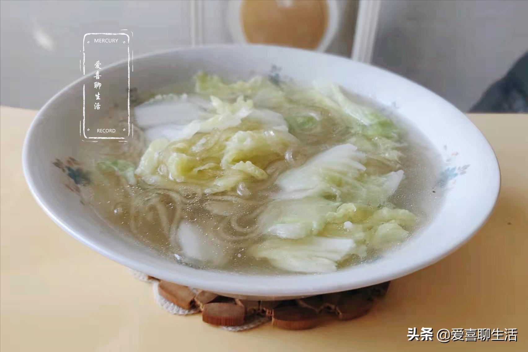 百姓家的晚餐，三菜一汤，有荤有素不足30元，婆婆：挺会过日子的