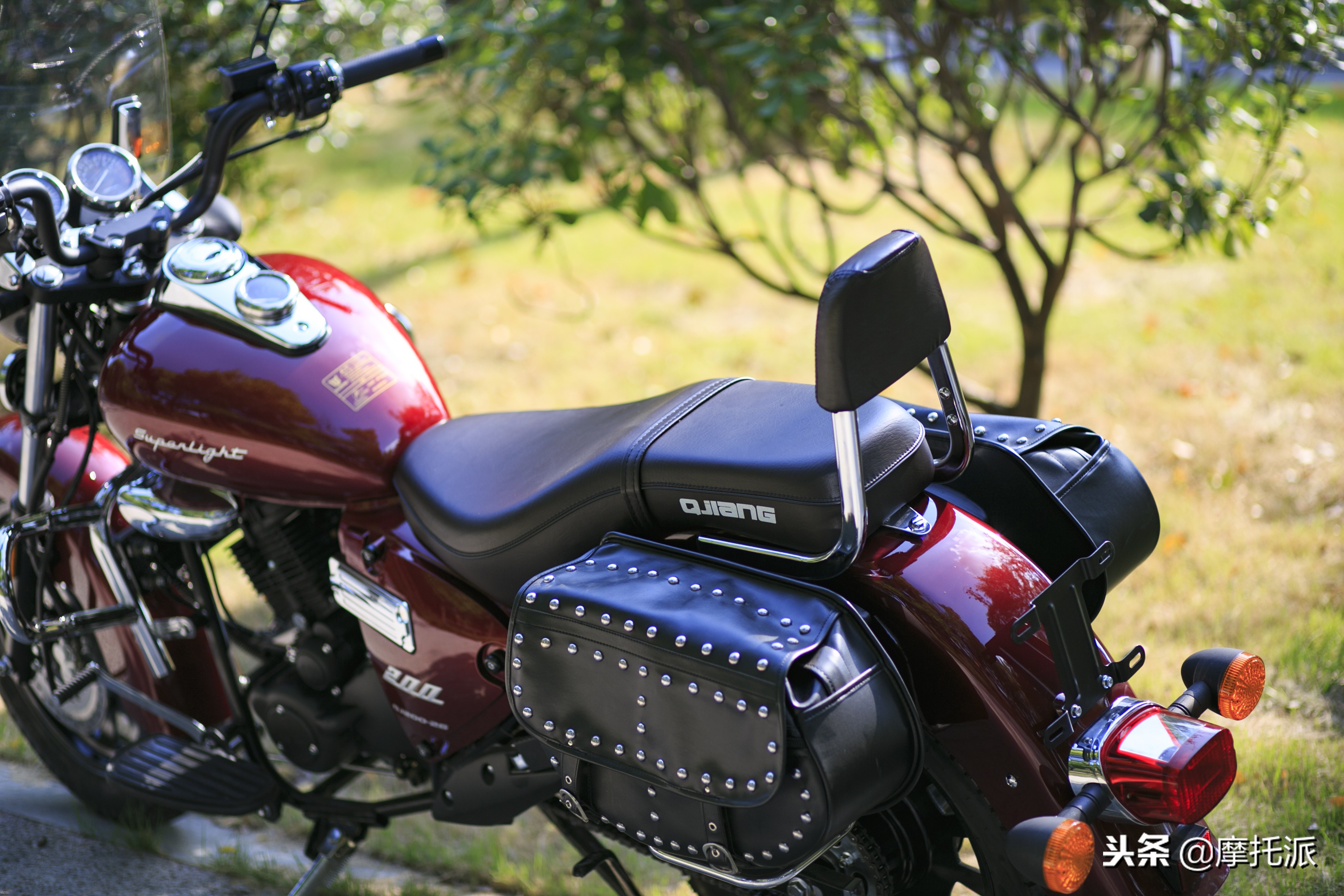 凯威极光200摩托车,钱江凯威荣光202和极光200的区别