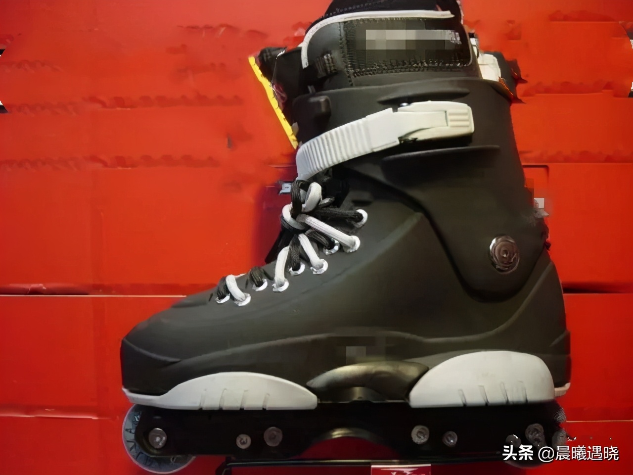 轮滑鞋怎么挑选最好,轮滑鞋怎么区分左右