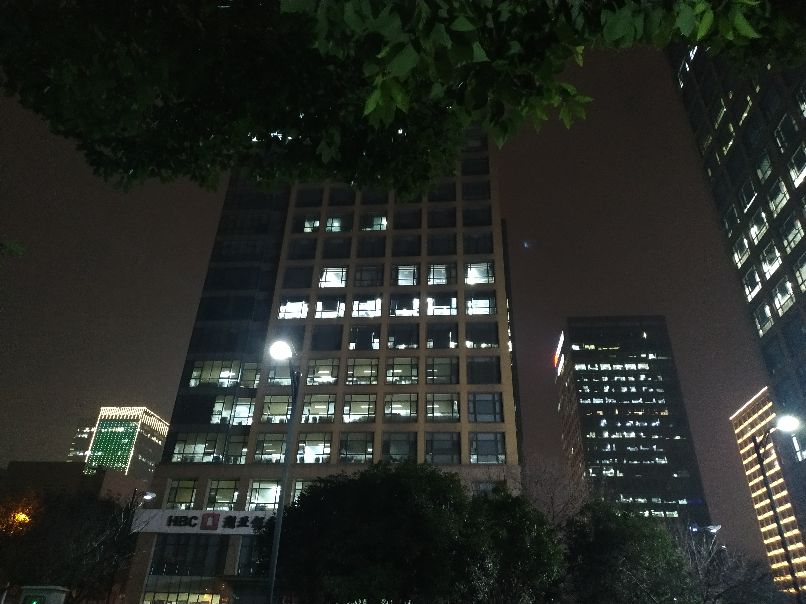 光谷上班的打工人,光谷软件园加班