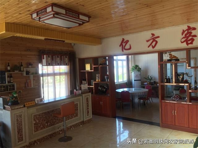 去赶海抓螃蟹海边淋雨捡贝壳,来海边抓螃蟹拾贝壳