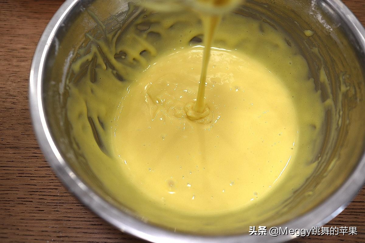 古早蛋糕和戚风蛋糕蛋白打发区别,蛋白打发到什么程度蛋糕才会柔软