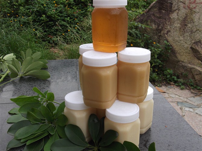 蜂蜜怎样会成块状,蜂蜜怎么变出来的