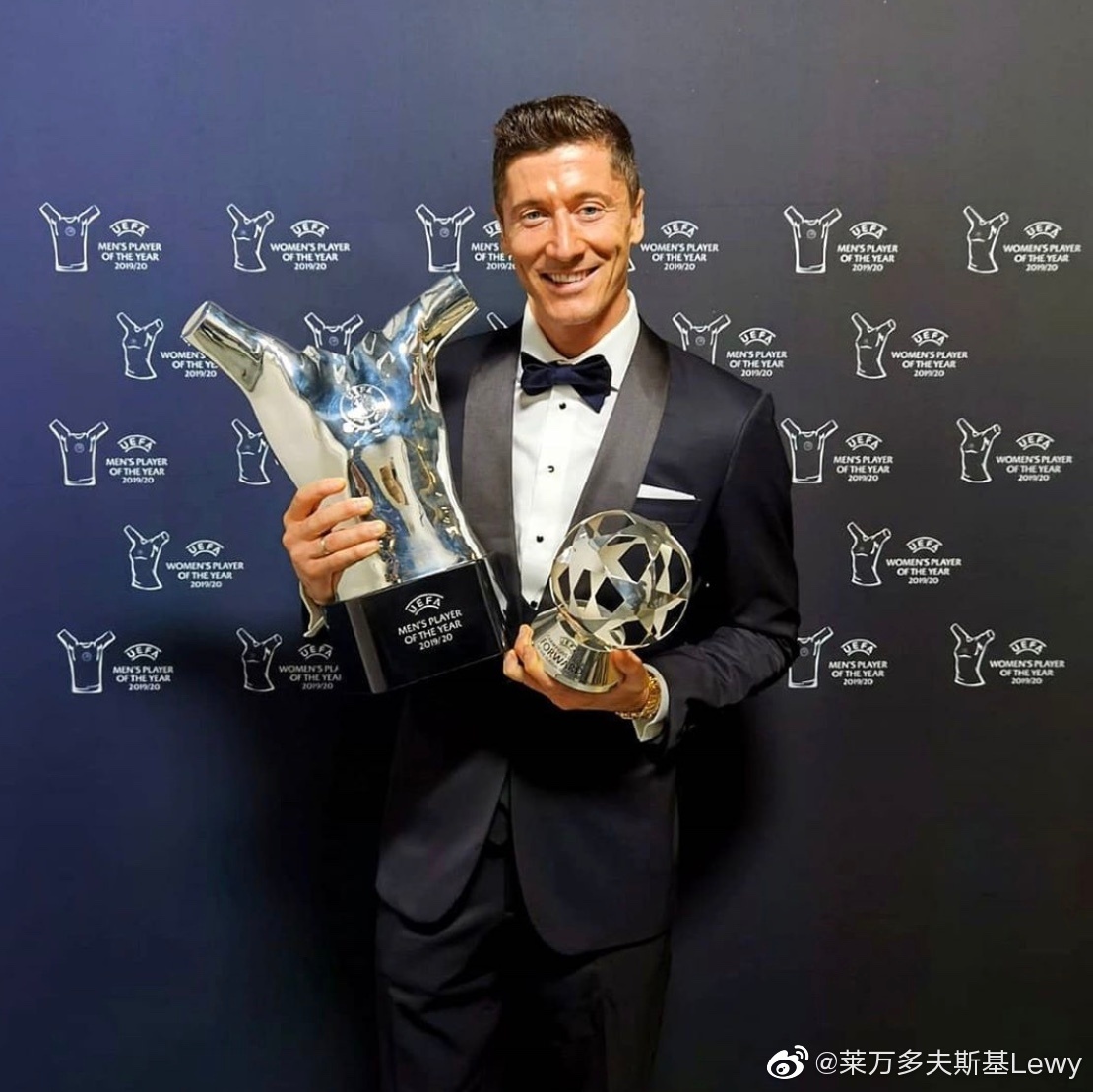 莱万懂球帝最佳球员,莱万金球奖搞笑