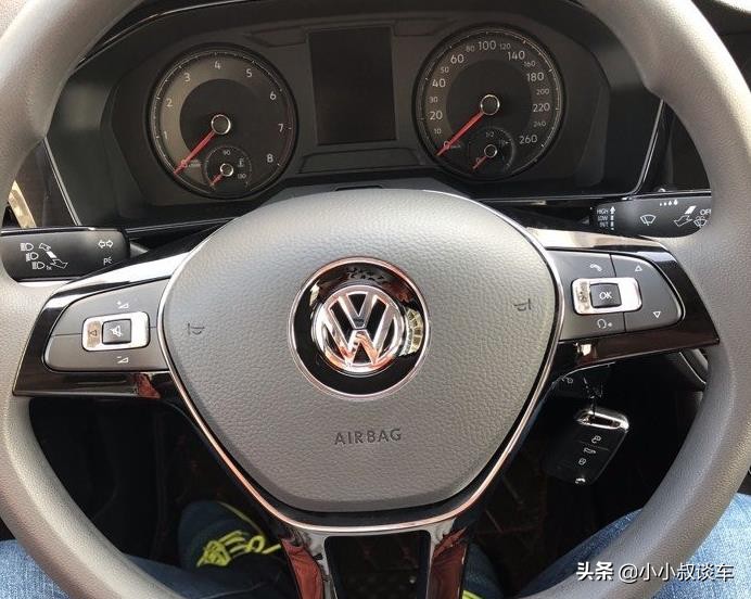 表哥入手大众朗逸豪华版,用车一周后,悄悄说出了一些想法