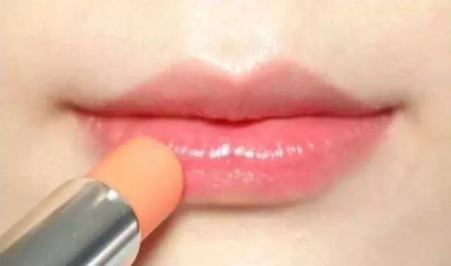 大牌口红色号排行榜前十名,黄皮深唇色必入大牌口红春夏