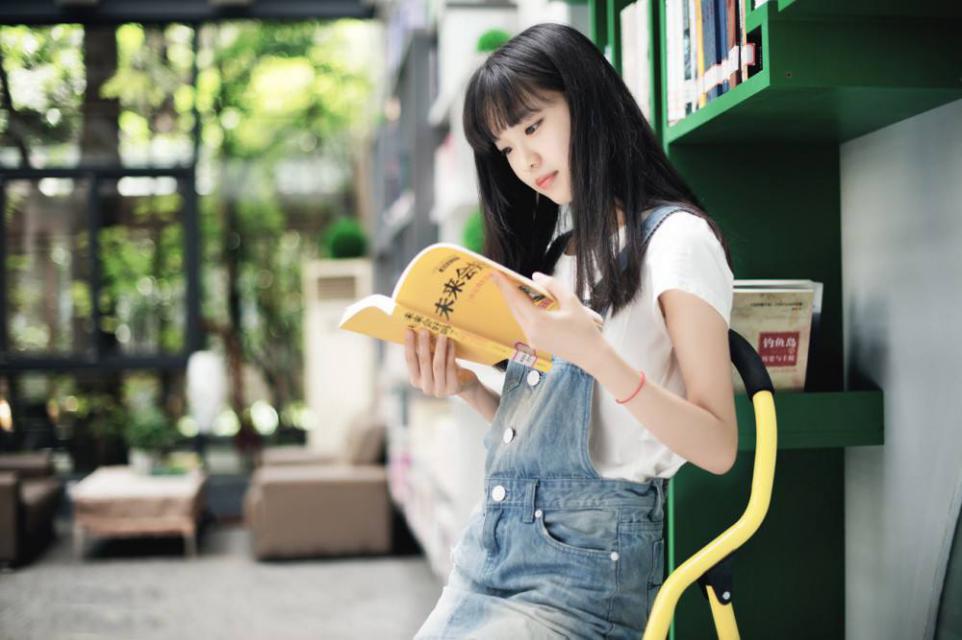 父母要懂得教育孩子的重要性,我们应该教育孩子