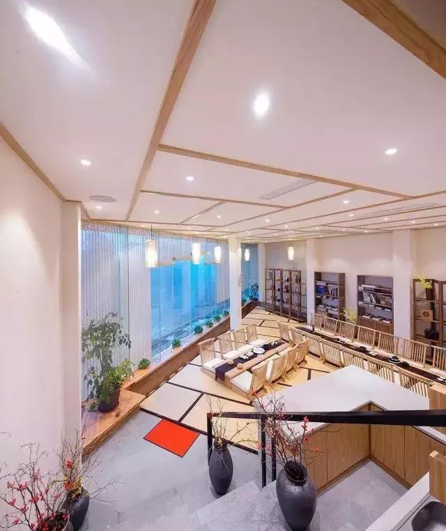 德清最高峰上的云端民宿，躺在离星空最近的床上