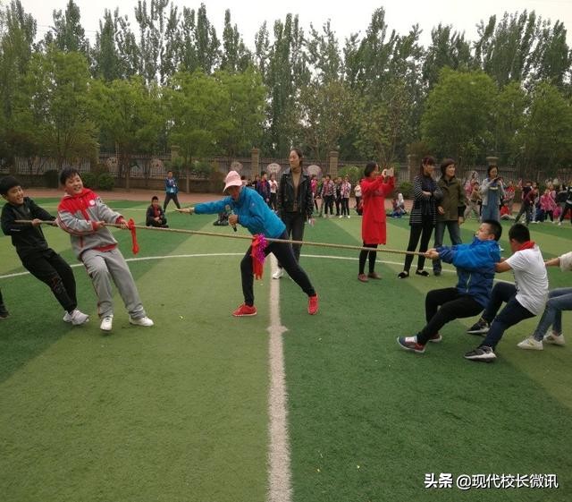 走向操场,“趣”跑步,“趣”踢球——尖草坪区恒大名都小学