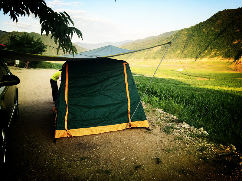 浪头村秘境，抵达时，恰日之夕、羊牛闲散，炊烟淡淡