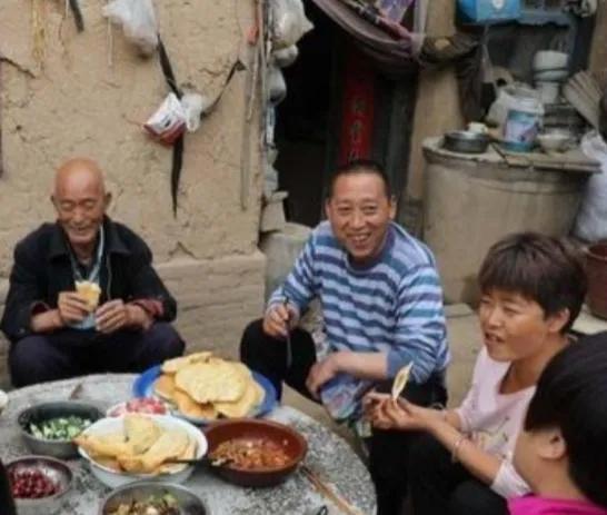 给高寿老人过生日有什么影响,老人过高寿生日有什么讲究