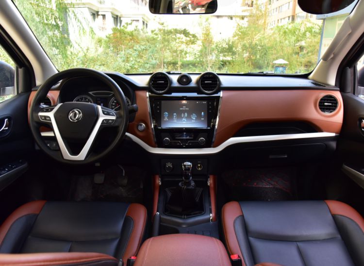 出门越野何必看三缸奇骏，日产帕拉索才是隐姓埋名的真硬汉