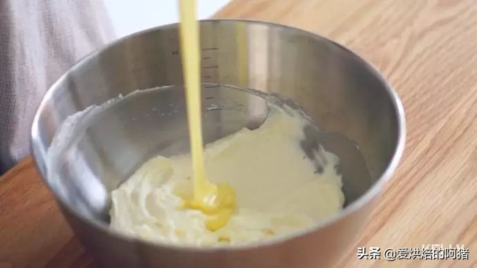 提拉米苏不用隔热打发蛋黄的方法,提拉米苏放蛋黄有什么用