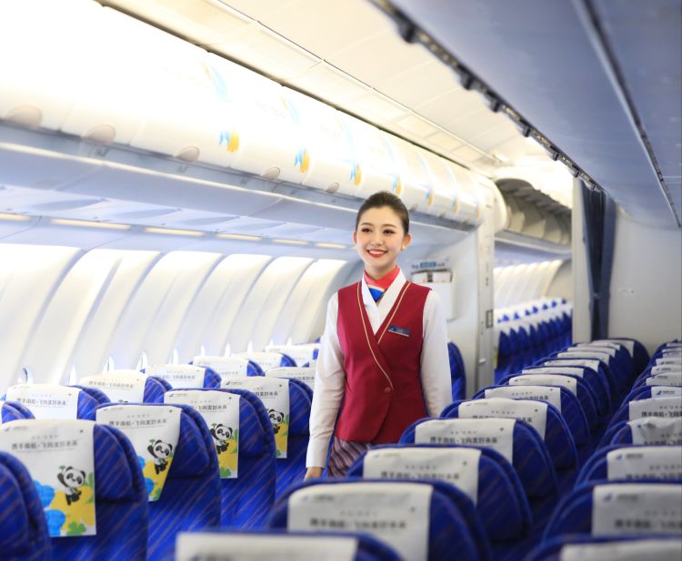 空乘一个人的真实生活,空乘生活到底是什么样子