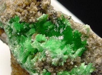 黄金矿石的鉴别方法,100种漂亮矿石