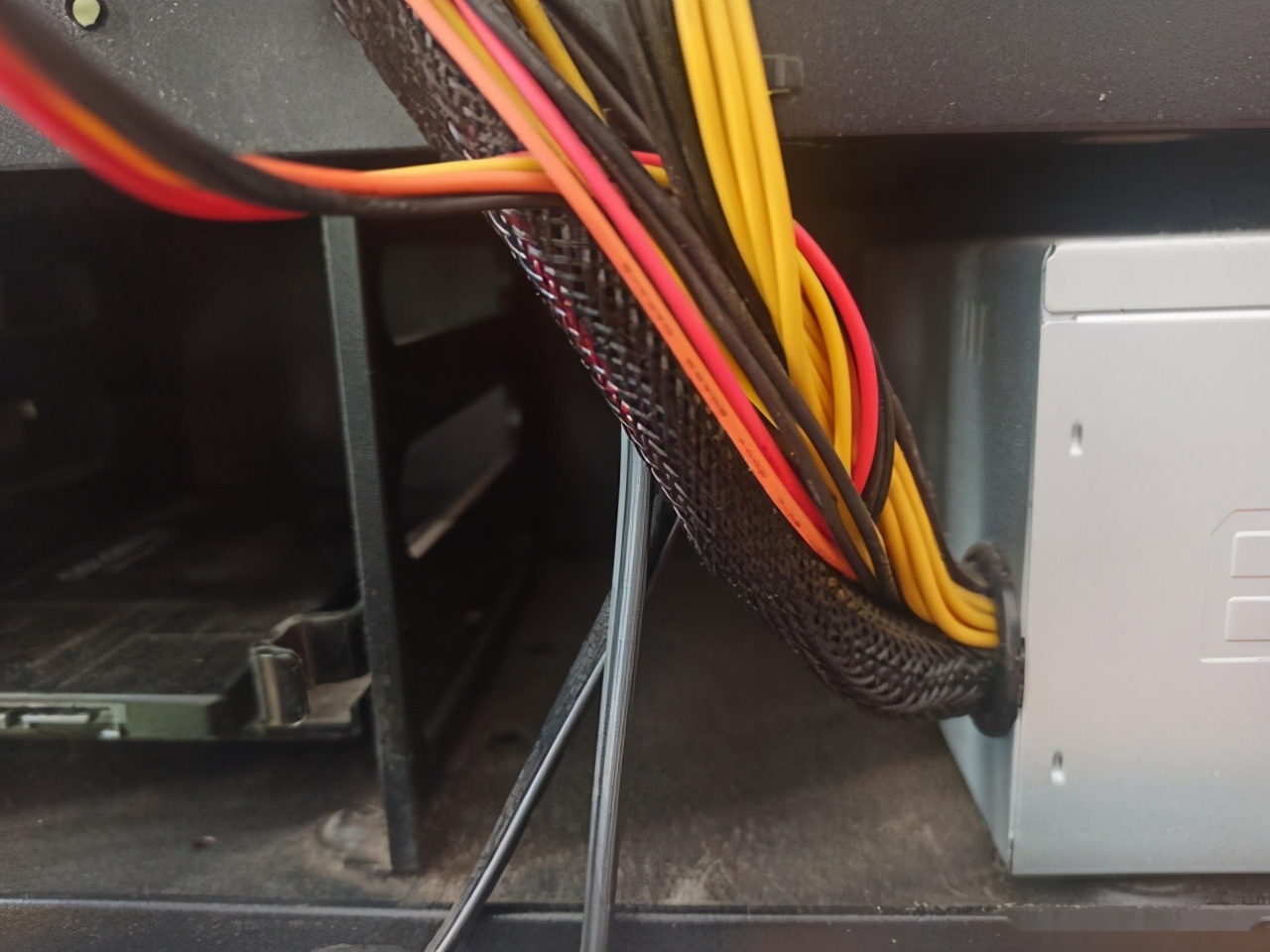 双机械硬盘怎么安装,500g固态硬盘如何安装台式电脑