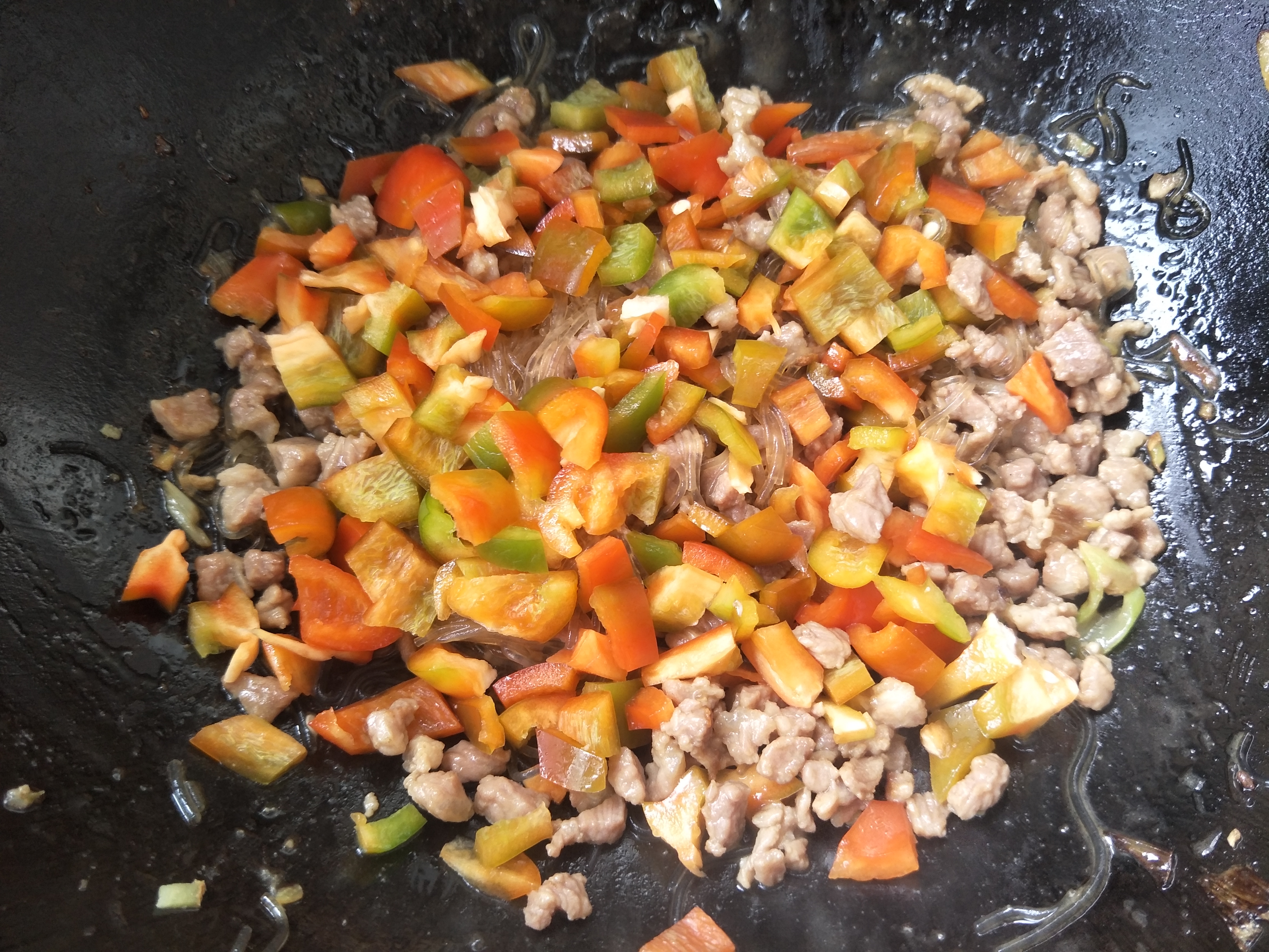 炒粉丝用什么水泡,怎么炒粉丝又粘又脆