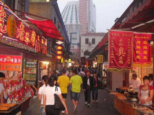 山东青岛旅游什么地方值得一去,青岛的商场哪个商场比较值得逛