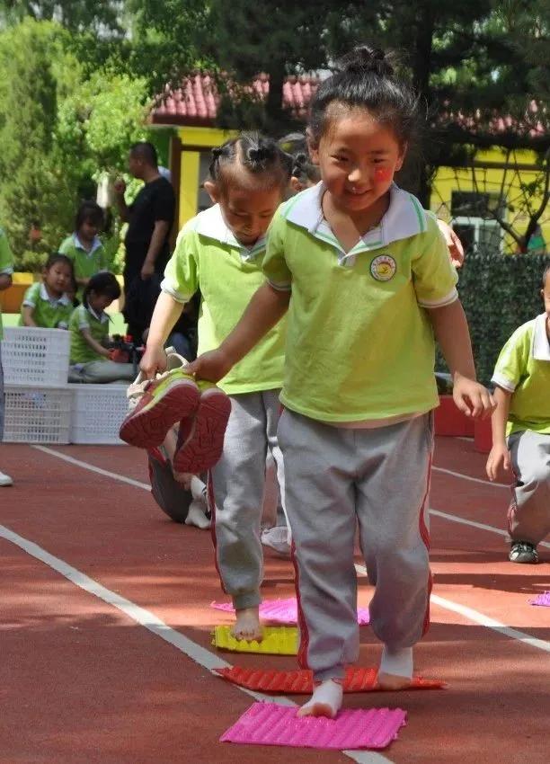 幼儿园我是小红军重走长征路游戏,小班重走长征路闯关游戏