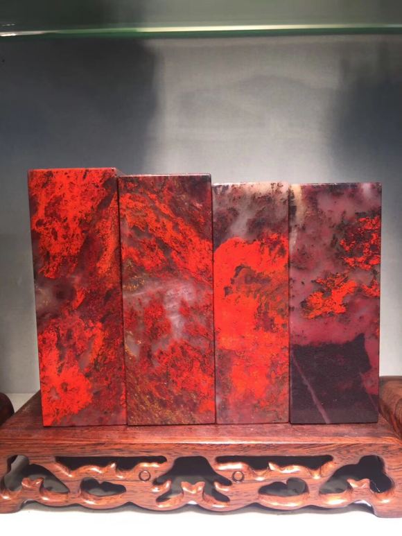 桂林鸡血玉精美配饰,天然玉石桂林鸡血玉鉴定