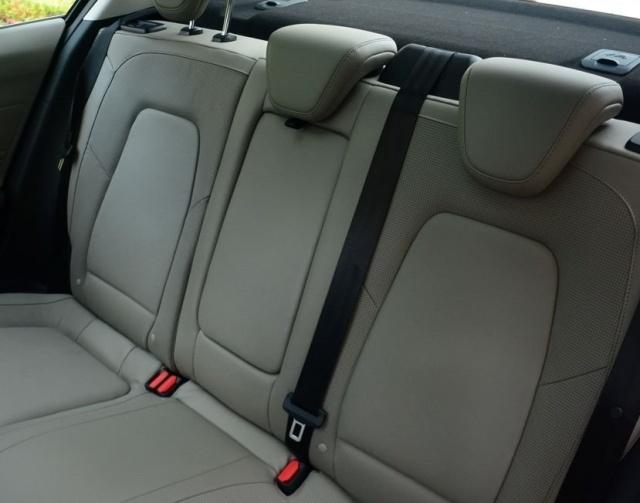 新款福克斯三厢值得买吗,三厢福克斯好看吗