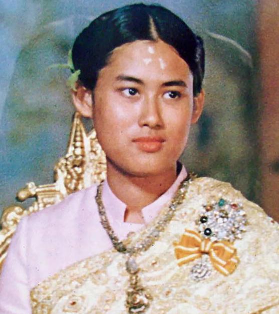 泰国公主诗琳通回泰,泰国公主诗琳通朴素无华