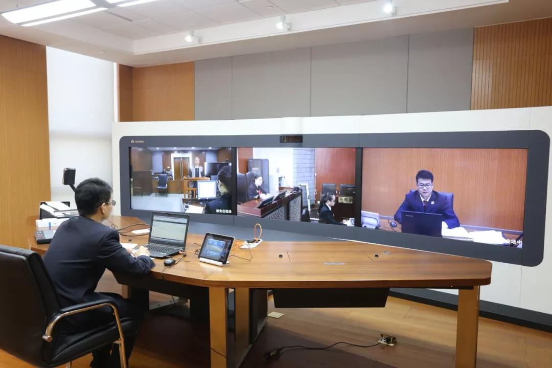 他以“表帝”自居，受粉丝膜拜，真面目令人惊讶