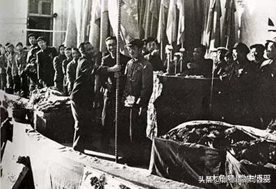 唯一担任过副总理的开国中将，毛*东泽**称其为帅才，周恩来苦撑危局的左膀右臂