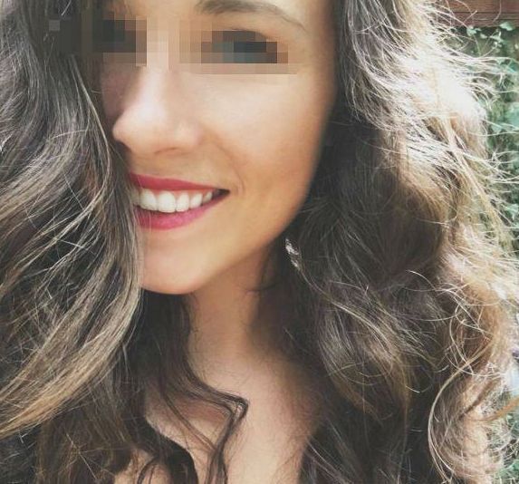 女子故意走错房间,女子民宿内误碰镜子意外发现密室