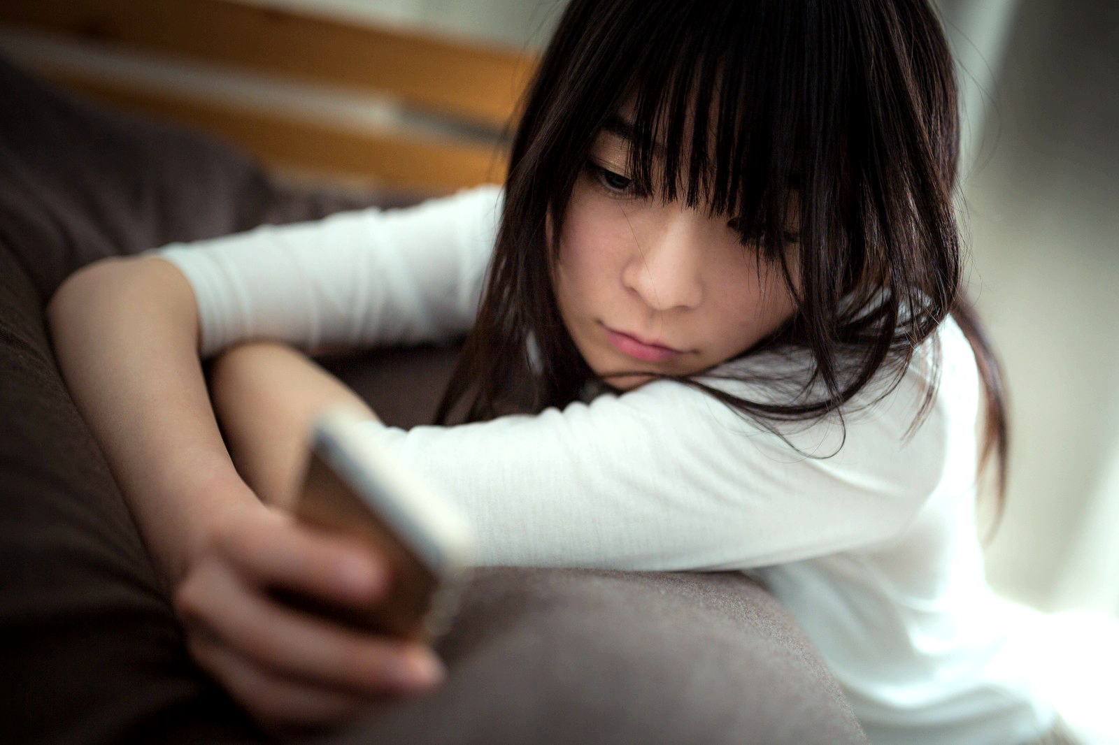 发现老公和别人暧昧，先别急着离婚，三招让你从容应对