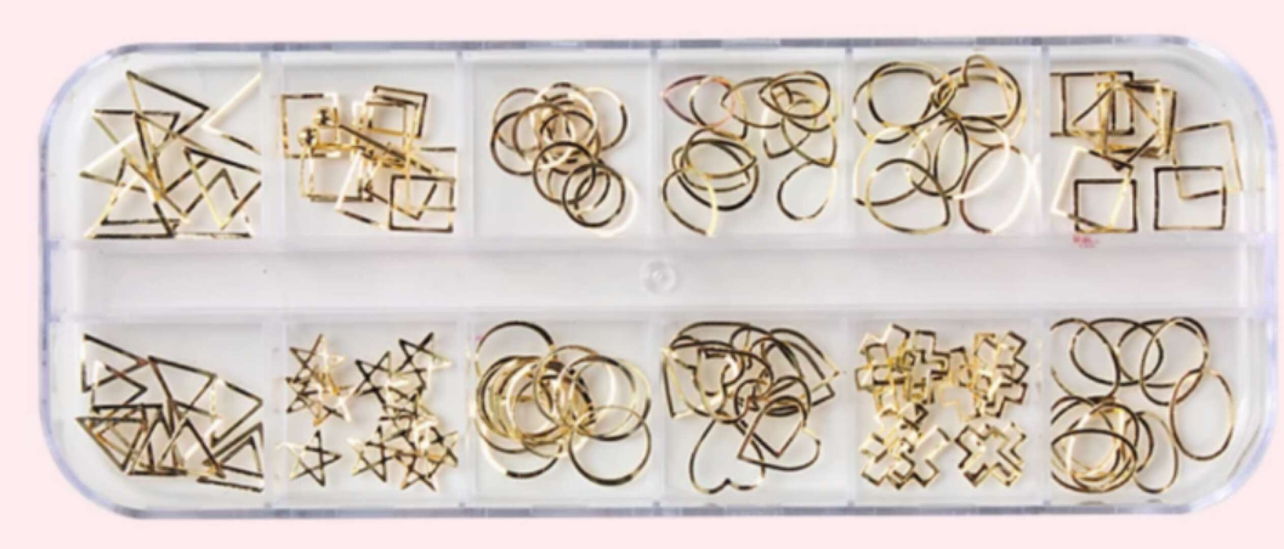 在家就可以随便做个美甲,下班回来做个美甲让自己开心一点