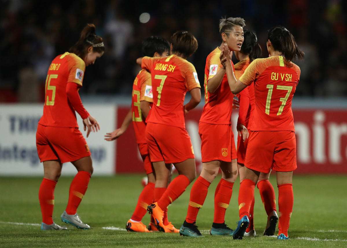 王霜为什么不被女足征召,王霜足球集训名单