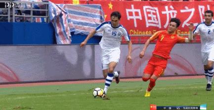 踢球还是打架？恒大杯越南球员将河北华夏球员打的满脸是血！