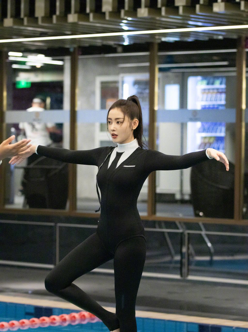 江疏影张天爱最新视频,江疏影张天爱身材