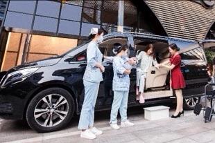 坐月子找月嫂好还是去月子会所好,坐月子是请月嫂还是住月子会所好