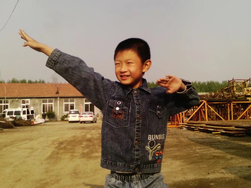 足球小伙踢球,足球小将盛源