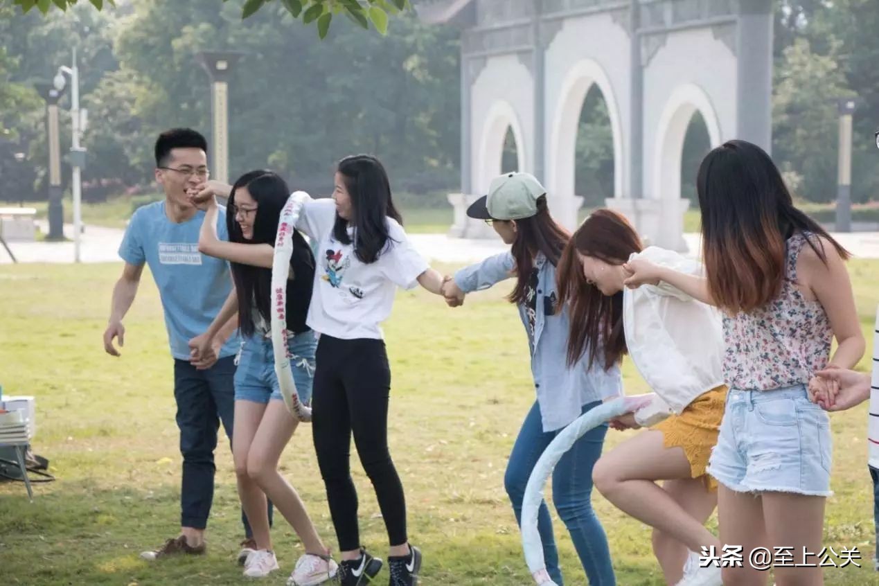 60人年会趣味游戏十大排行,400多人年会创意互动游戏