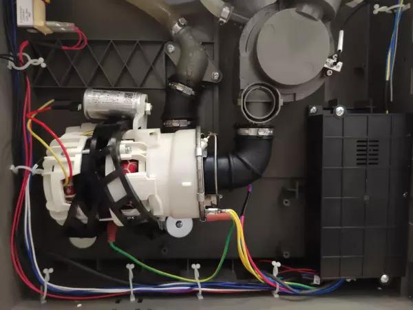 怎样快速消除洗碗机漏水故障码,全自动洗碗机裂口漏水怎么修