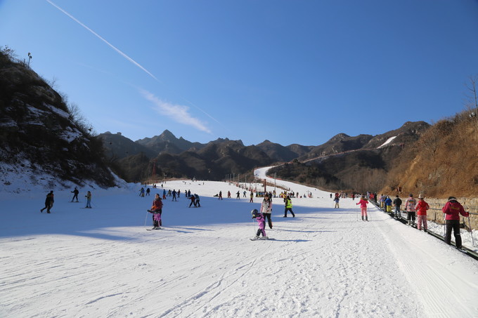 北京滑雪温泉住宿一体,北京滑雪攻略旅游路线推荐