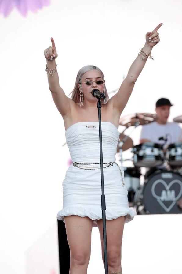 英国29岁女歌手,英国最受欢迎的女歌手